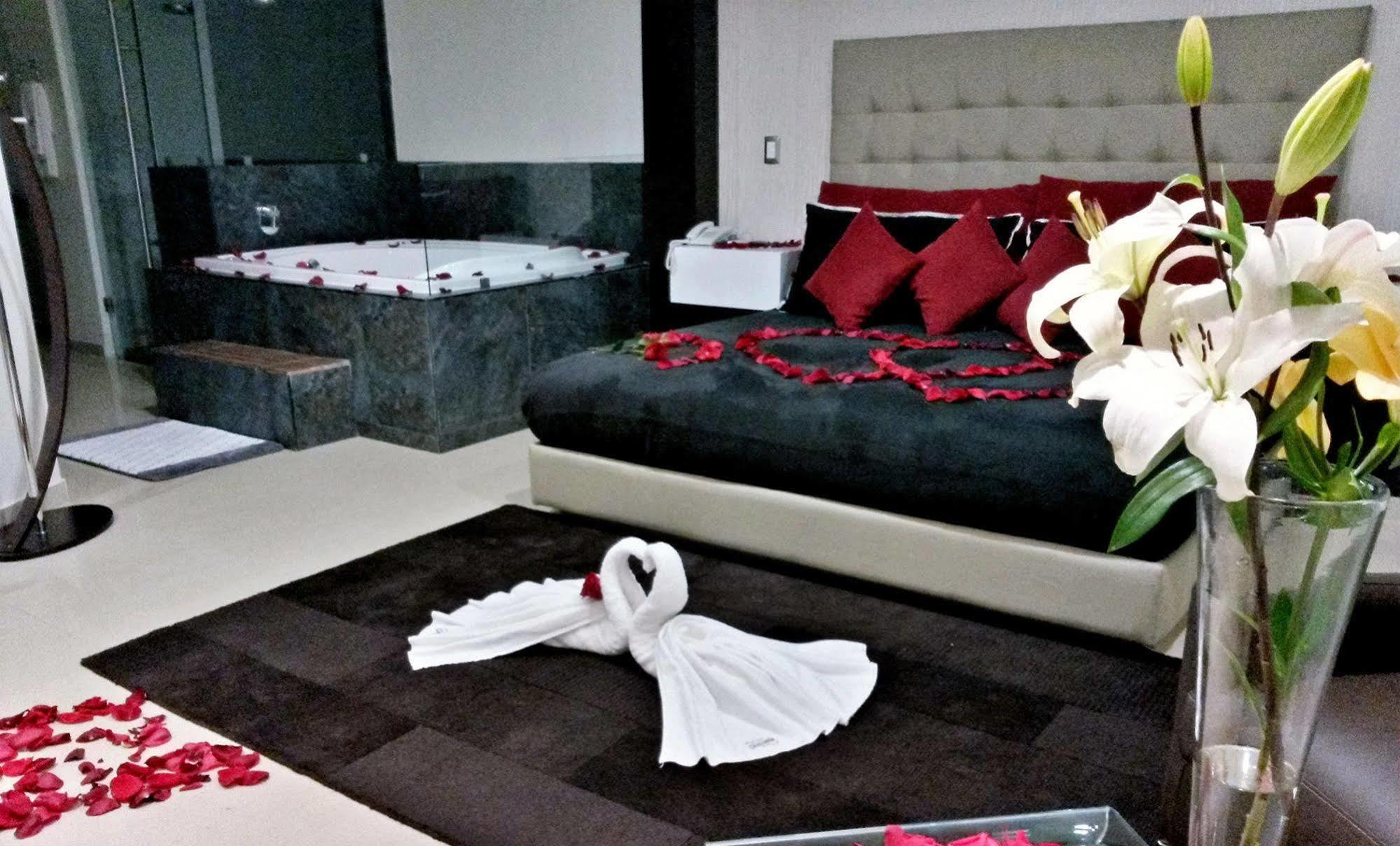 Hotel Centinela Grand Арандас Экстерьер фото